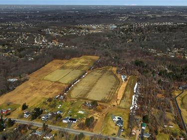 Ellicott Road, Orchard Park, NY 14127