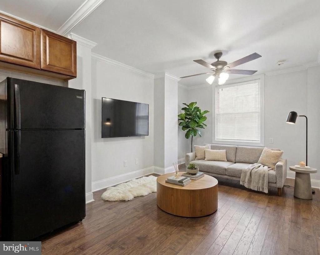 546 S Salford Street, Philadelphia, PA 19143 Main Photo