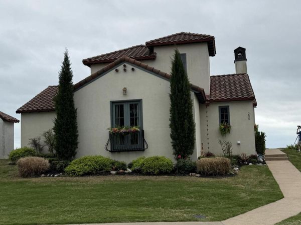 447300 Grottos Loop , Unit 204 & 301, Vinita, OK 74301