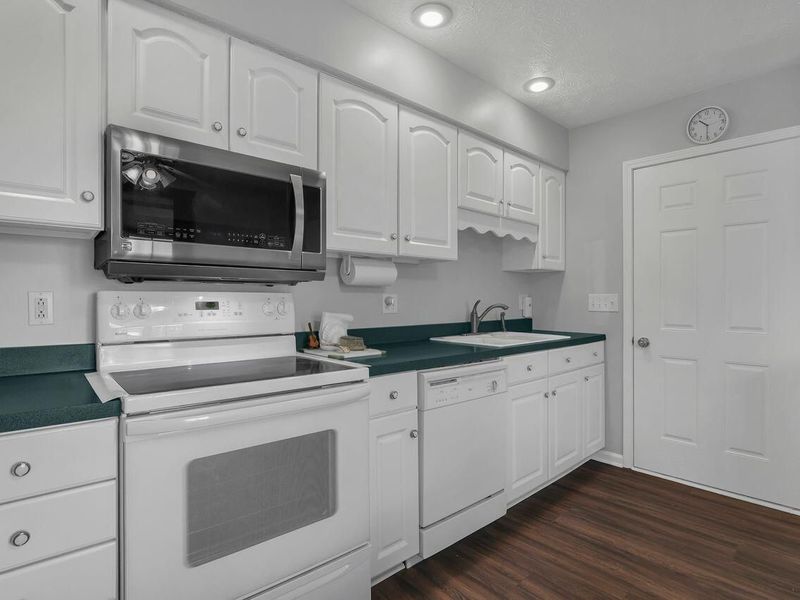 384 Bishop Drive, London, OH 43140 Photo 11