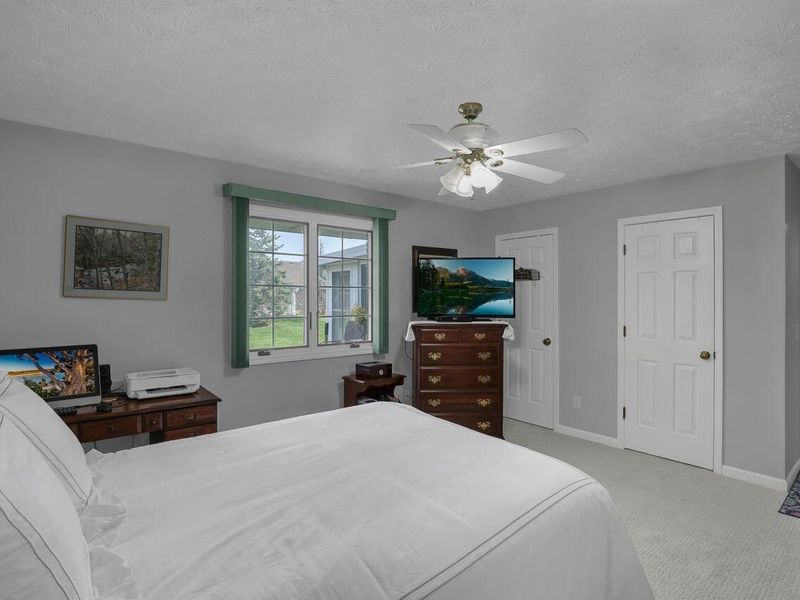 384 Bishop Drive, London, OH 43140 Photo 14