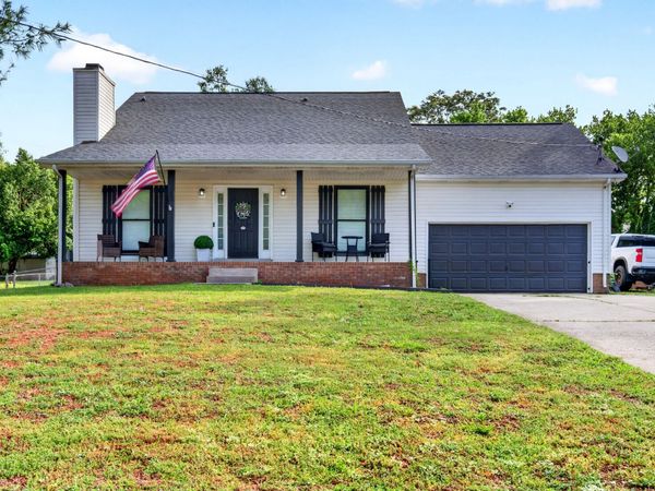 3365 Clearwater Dr, Clarksville, TN 37042