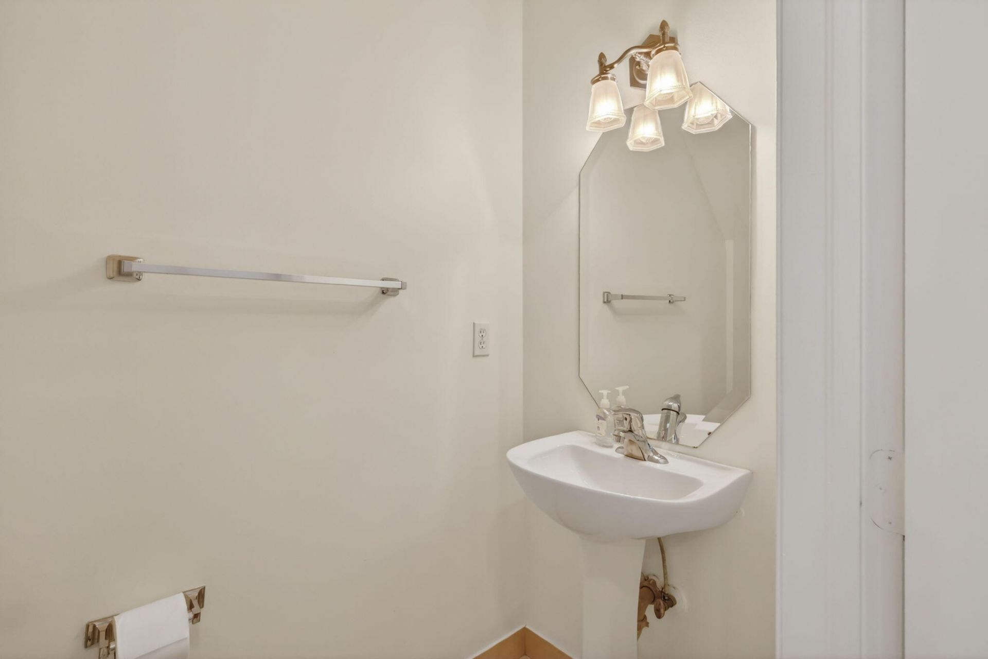 1021 SE Westminster Place, Stuart, FL 34997 Photo