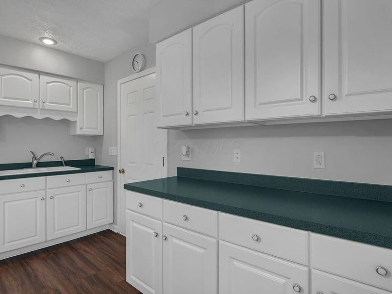 384 Bishop Drive, London, OH 43140 Photo 10