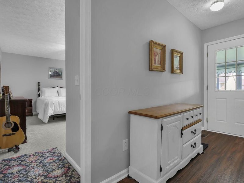 384 Bishop Drive, London, OH 43140 Photo 12