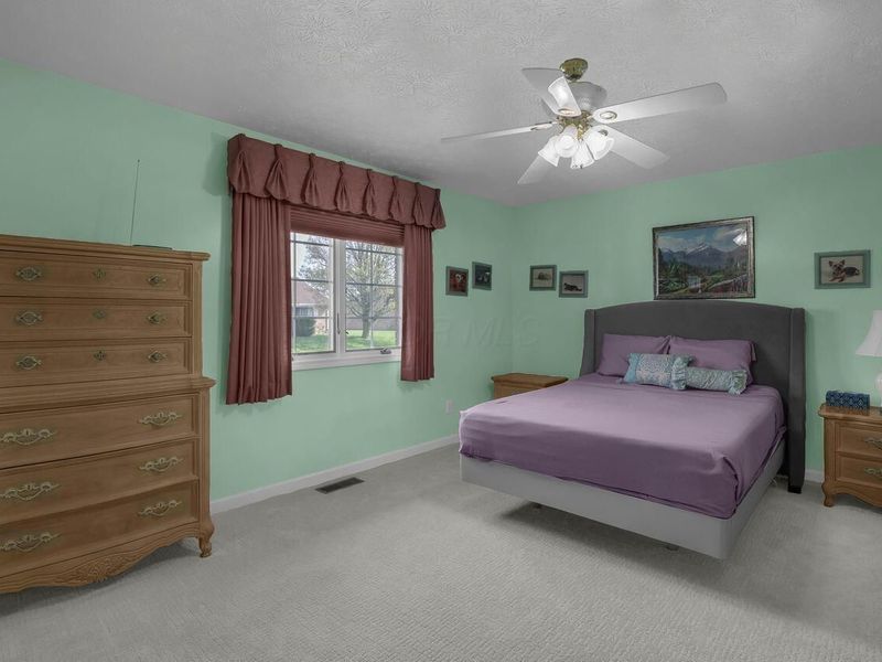 384 Bishop Drive, London, OH 43140 Photo 17