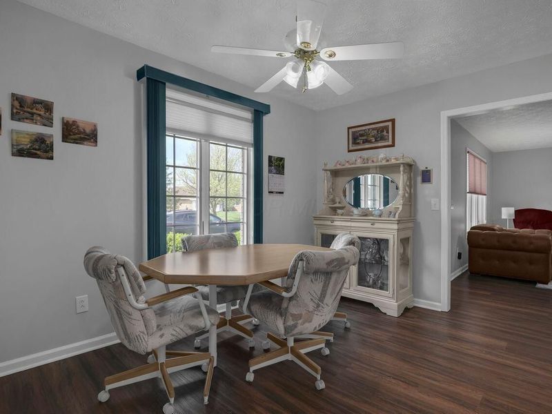 384 Bishop Drive, London, OH 43140 Photo 8