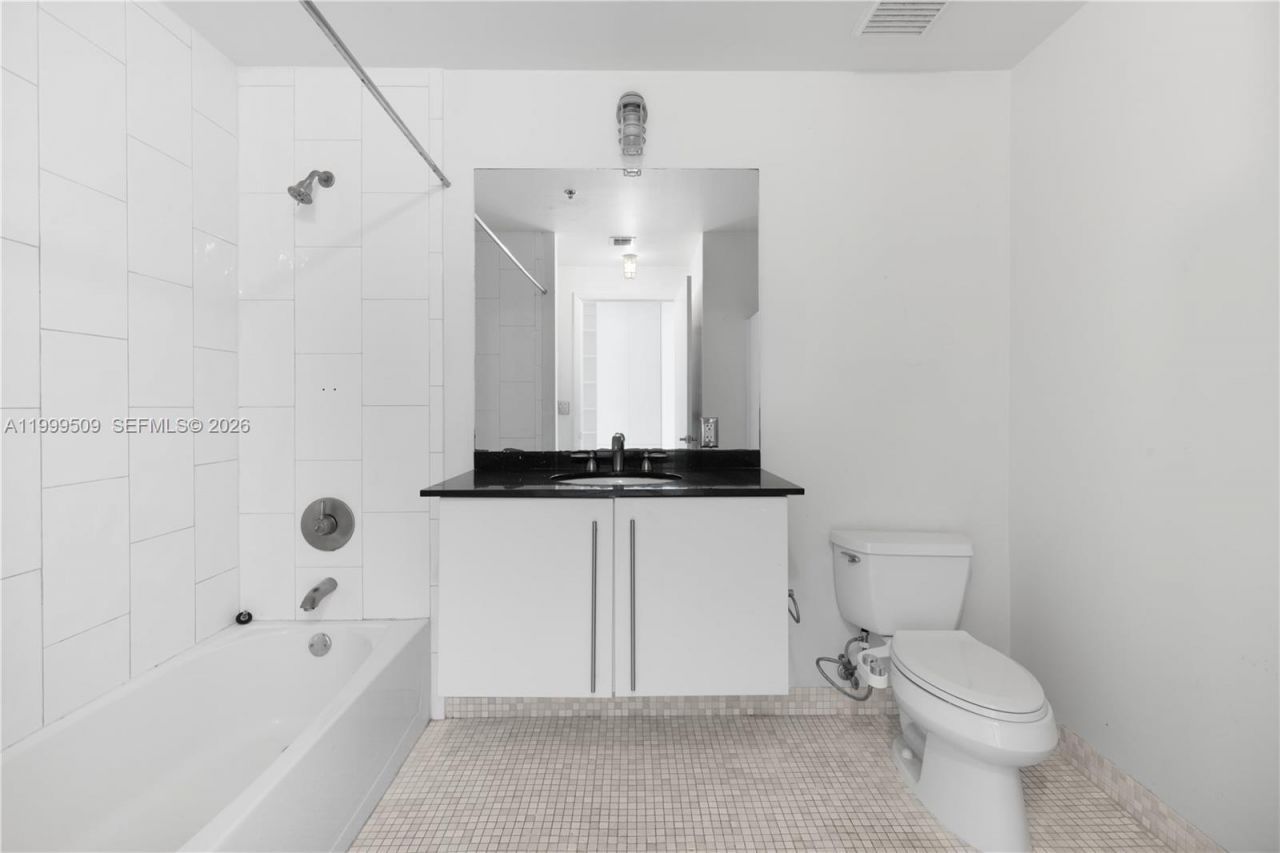 8101 Biscayne Blvd, Unit R-414, Miami, FL 33138 Photo