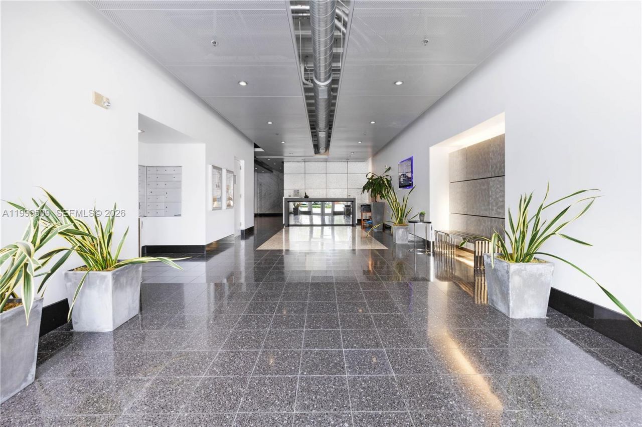 8101 Biscayne Blvd, Unit R-414, Miami, FL 33138 Photo