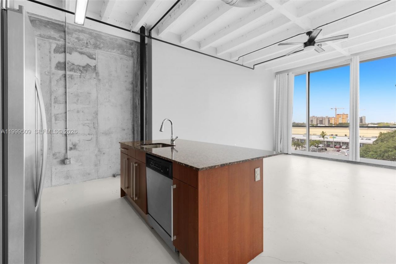 8101 Biscayne Blvd, Unit R-414, Miami, FL 33138 Photo