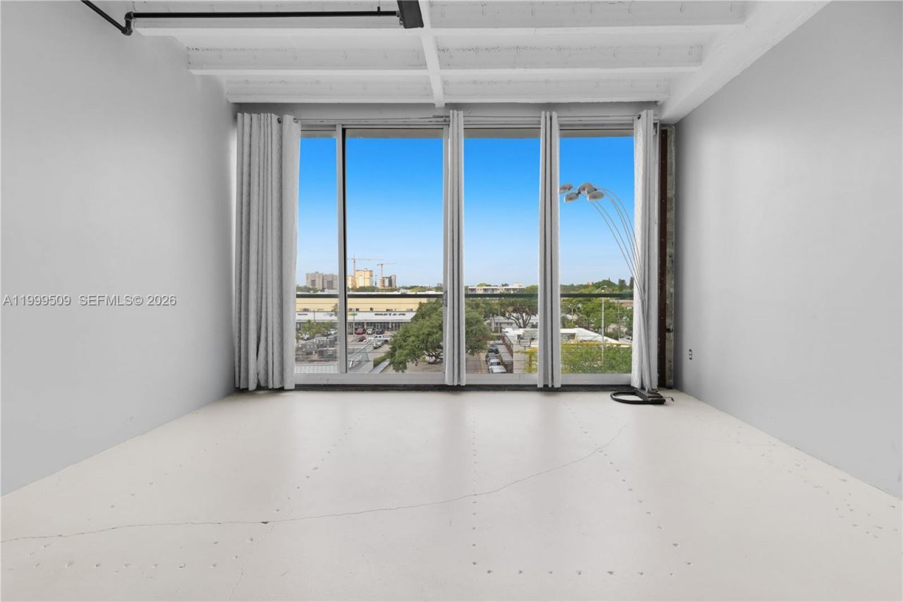 8101 Biscayne Blvd, Unit R-414, Miami, FL 33138 Photo