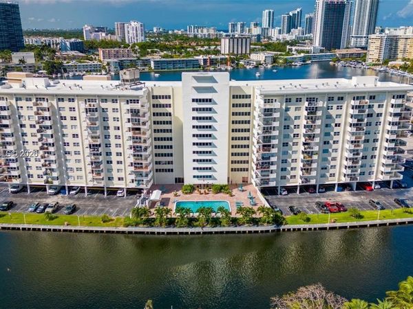 401 Golden Isles Dr, Unit 801, Hallandale Beach, FL 33009