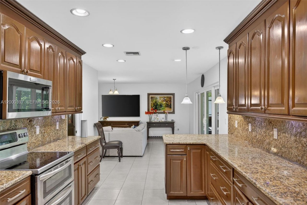 7690 SW 128th St, Pinecrest, FL 33156 Photo