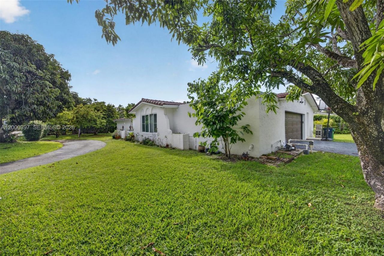 7690 SW 128th St, Pinecrest, FL 33156 Photo