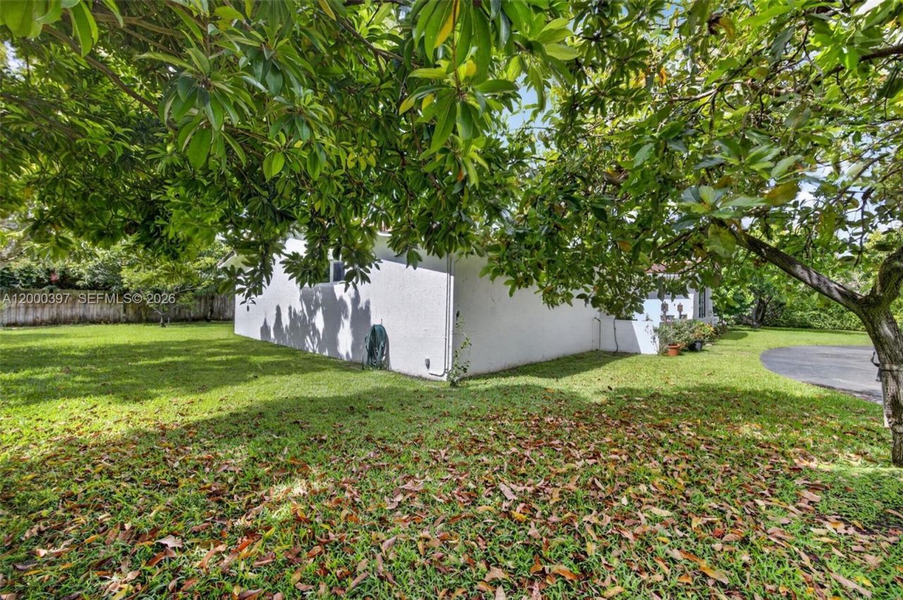 7690 SW 128th St, Pinecrest, FL 33156 Photo