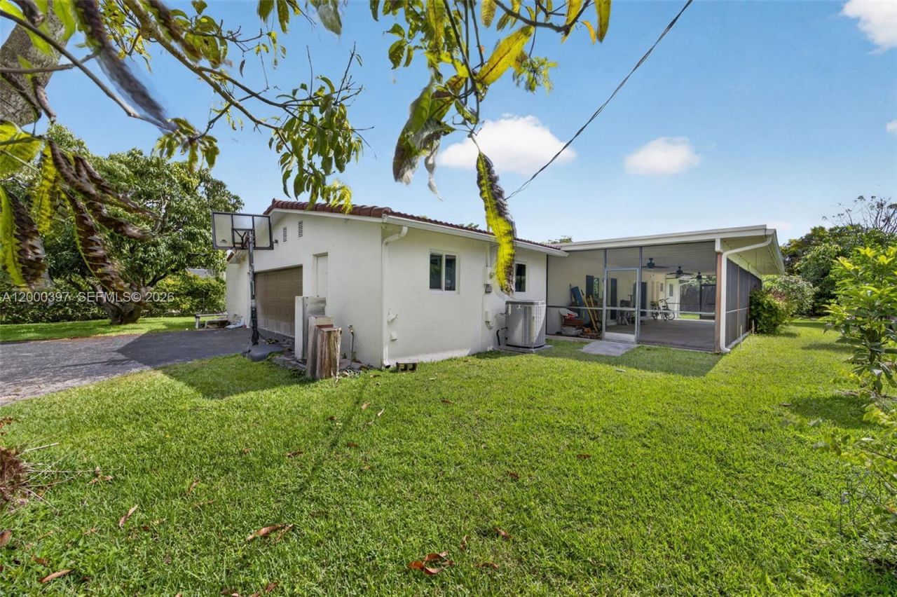 7690 SW 128th St, Pinecrest, FL 33156 Photo