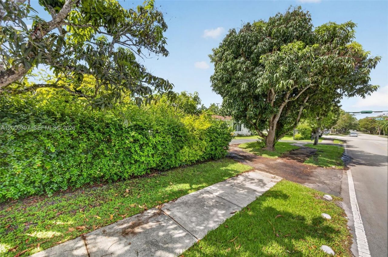 7690 SW 128th St, Pinecrest, FL 33156 Photo