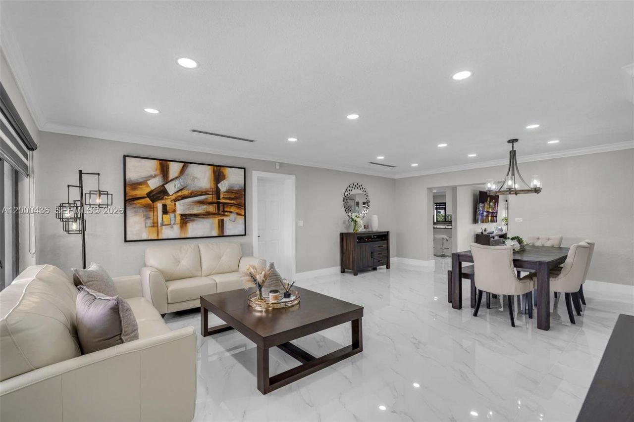 7875 NW 174th Ter, Hialeah, FL 33015 Photo