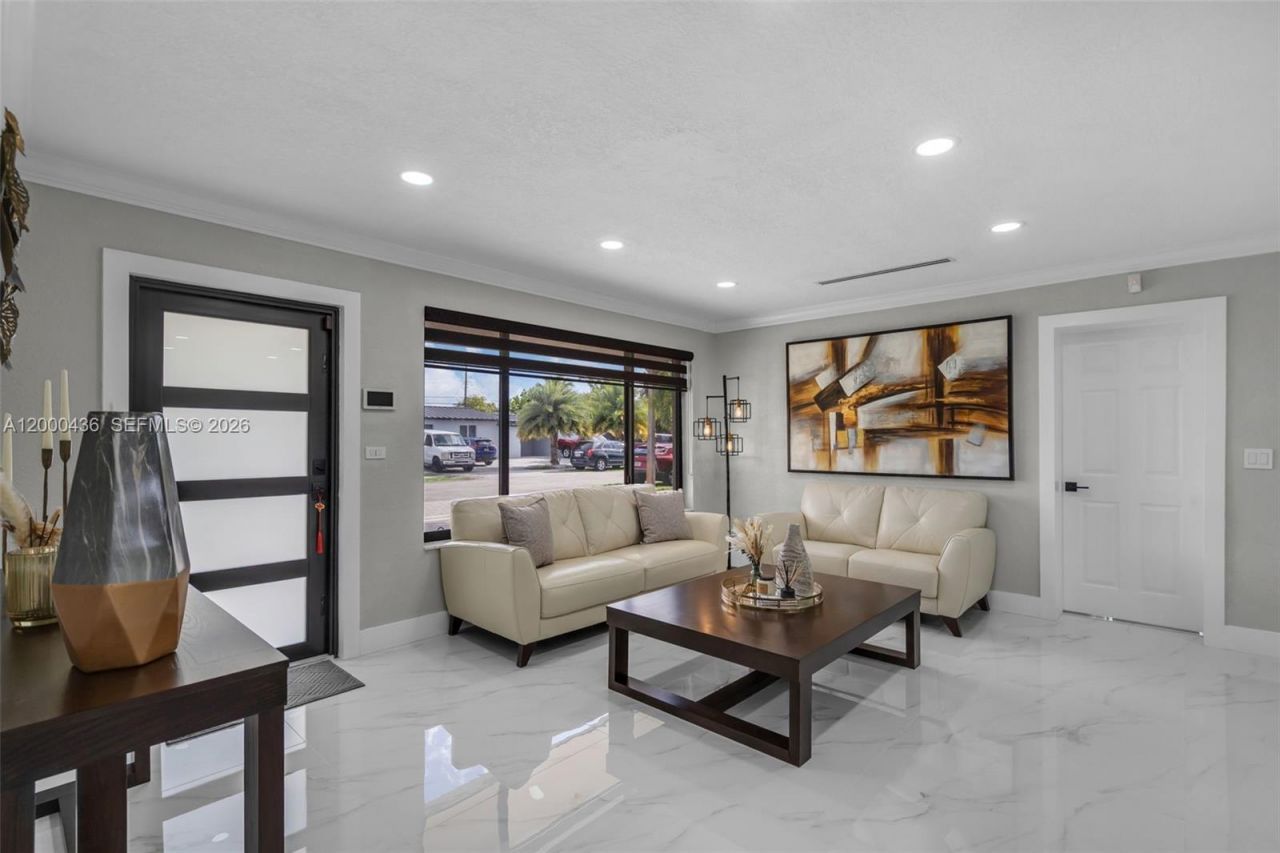 7875 NW 174th Ter, Hialeah, FL 33015 Photo