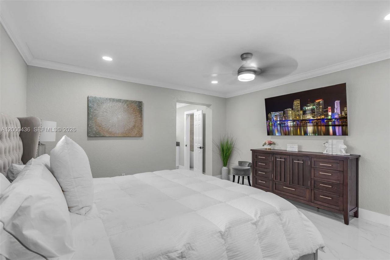 7875 NW 174th Ter, Hialeah, FL 33015 Photo