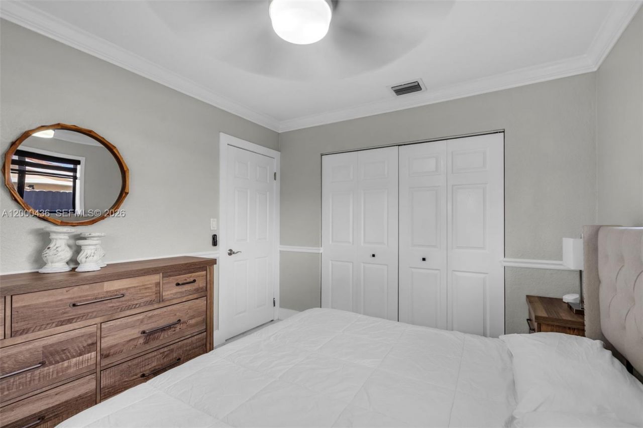 7875 NW 174th Ter, Hialeah, FL 33015 Photo