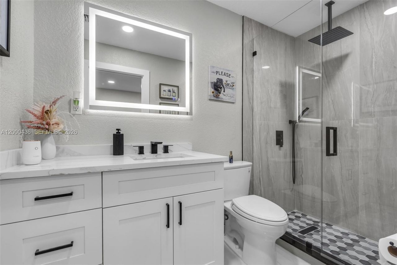 7875 NW 174th Ter, Hialeah, FL 33015 Photo