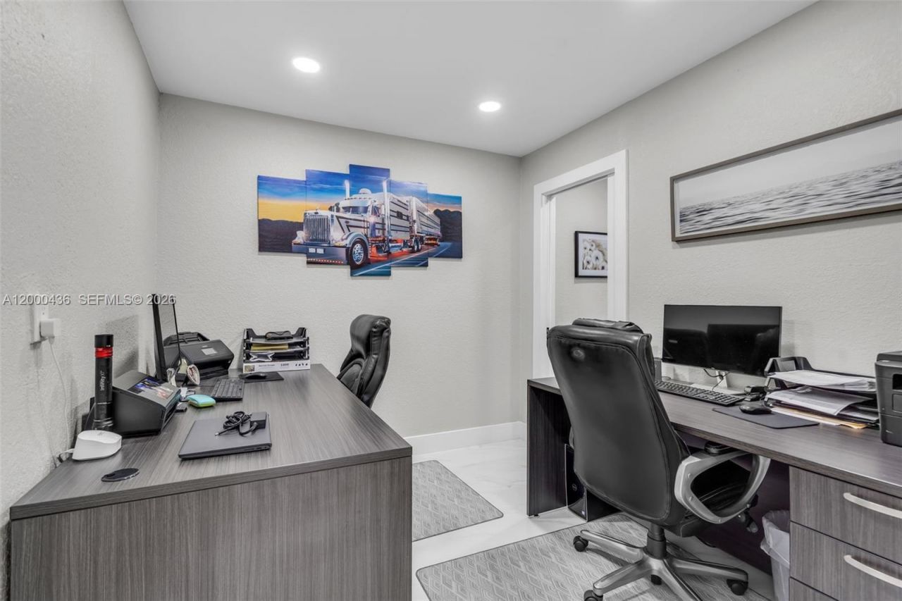 7875 NW 174th Ter, Hialeah, FL 33015 Photo