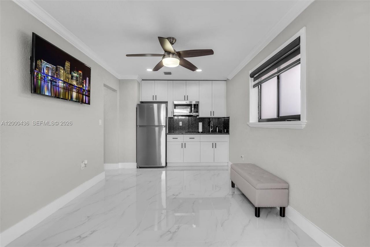 7875 NW 174th Ter, Hialeah, FL 33015 Photo