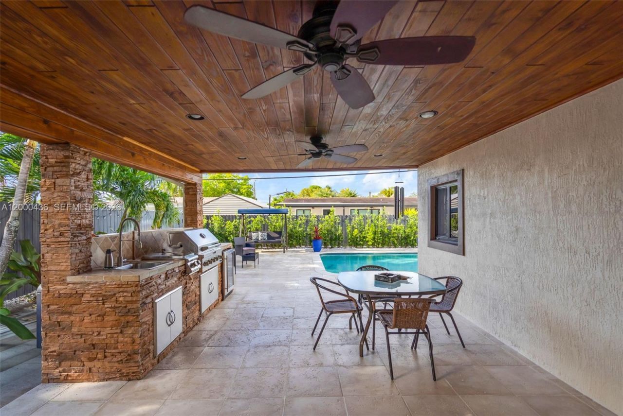 7875 NW 174th Ter, Hialeah, FL 33015 Photo