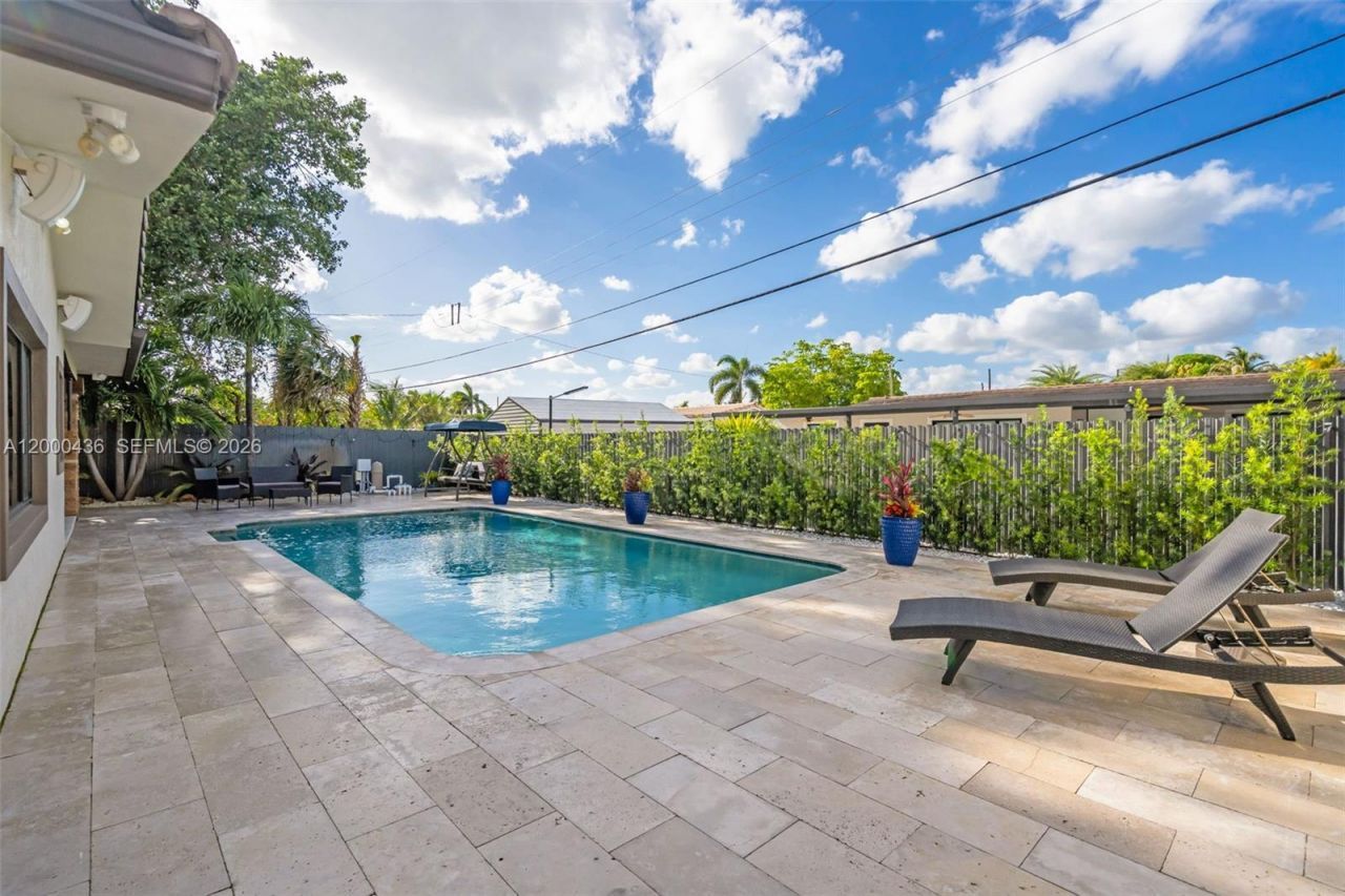 7875 NW 174th Ter, Hialeah, FL 33015 Photo