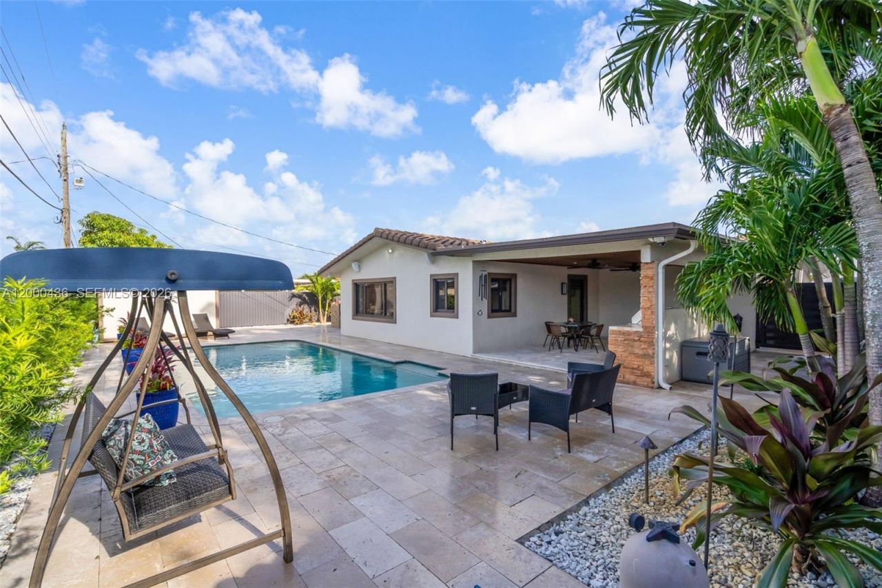 7875 NW 174th Ter, Hialeah, FL 33015 Photo