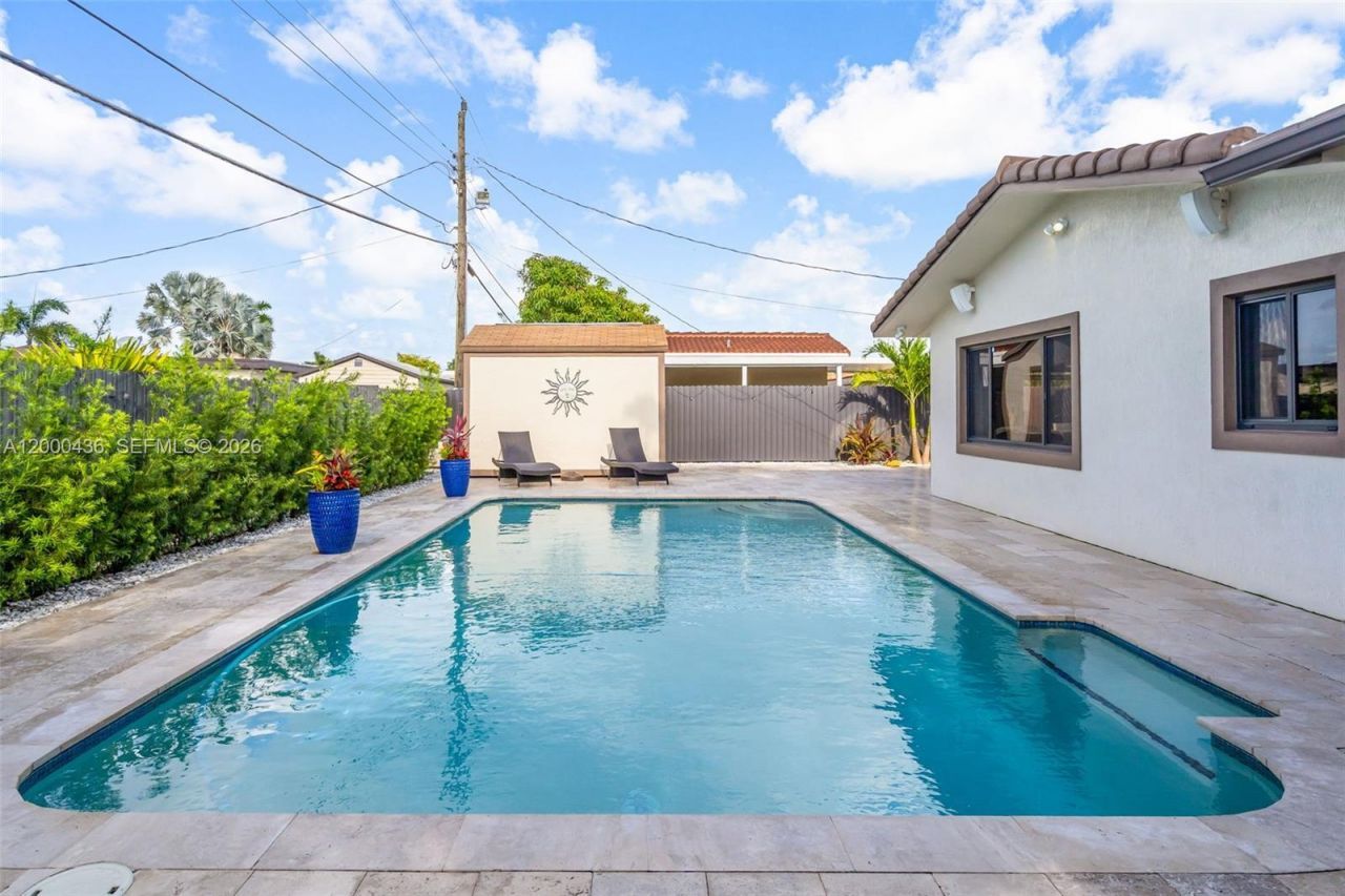 7875 NW 174th Ter, Hialeah, FL 33015 Photo