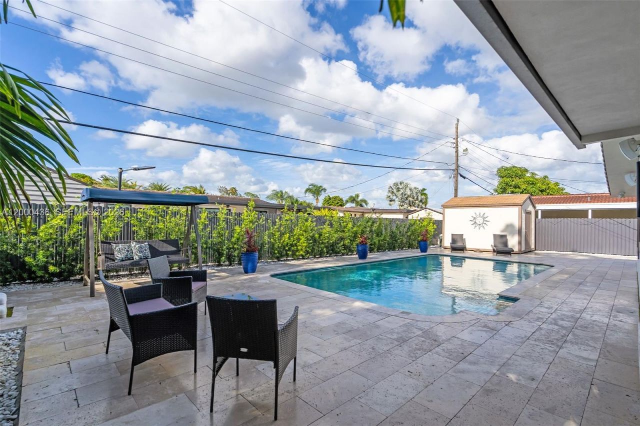 7875 NW 174th Ter, Hialeah, FL 33015 Photo