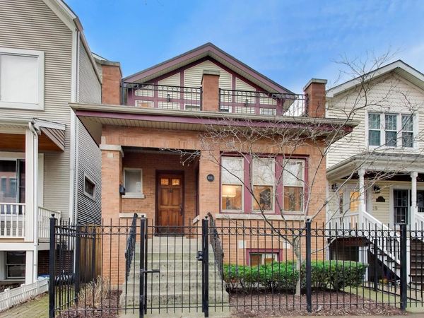 3033 N Leavitt Street, Chicago, IL 60618