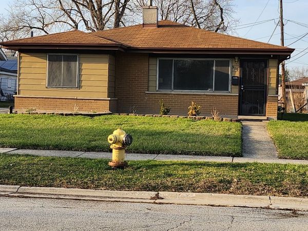 910 163rd Street , Calumet City, IL 60409
