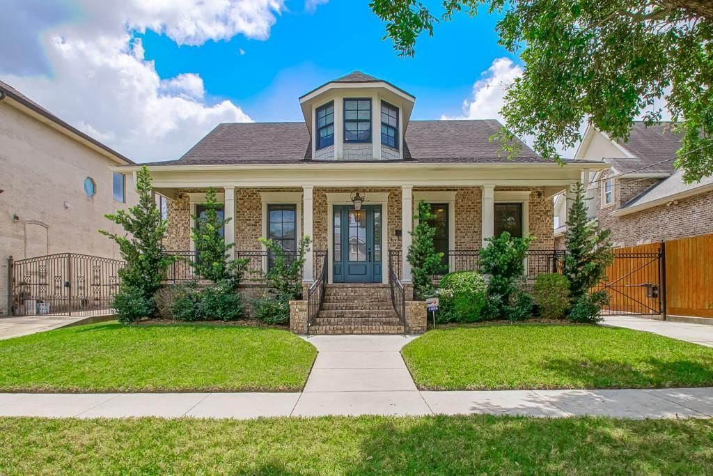 1608 CHARLTON Drive New Orleans, LA 