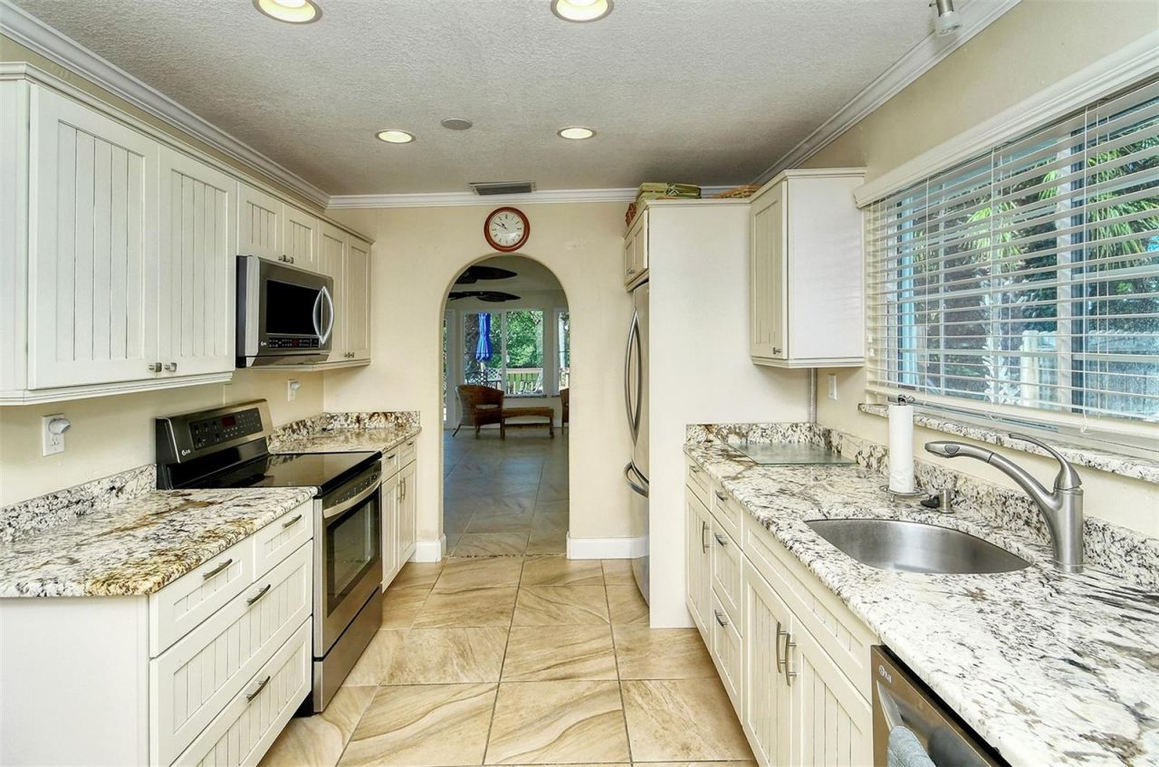 9393 Midnight Pass Road, Unit P4, Sarasota, FL 34242 Photo