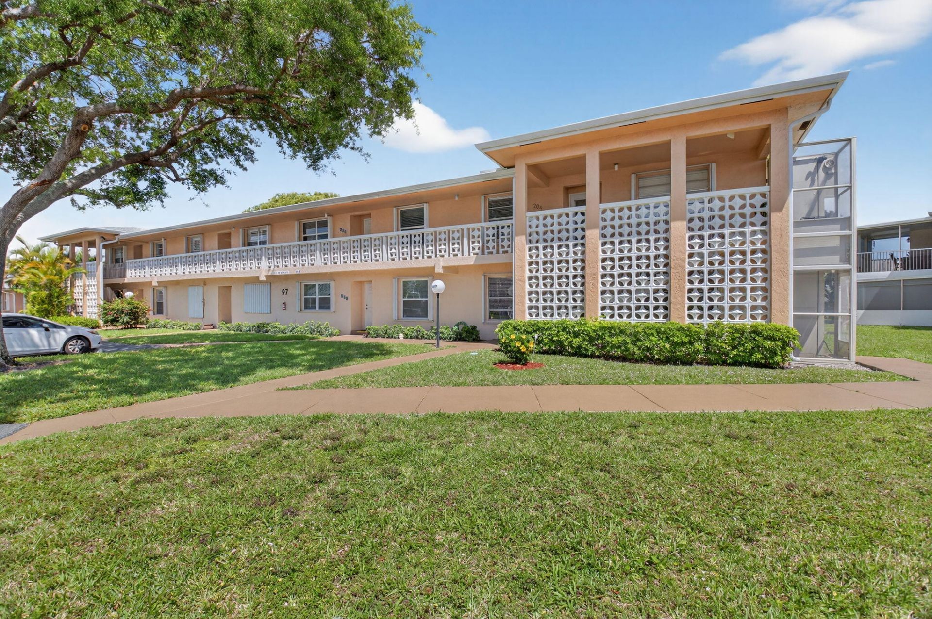 1600 NW 18th Avenue, Unit 104, Delray Beach, FL 33445 Photo