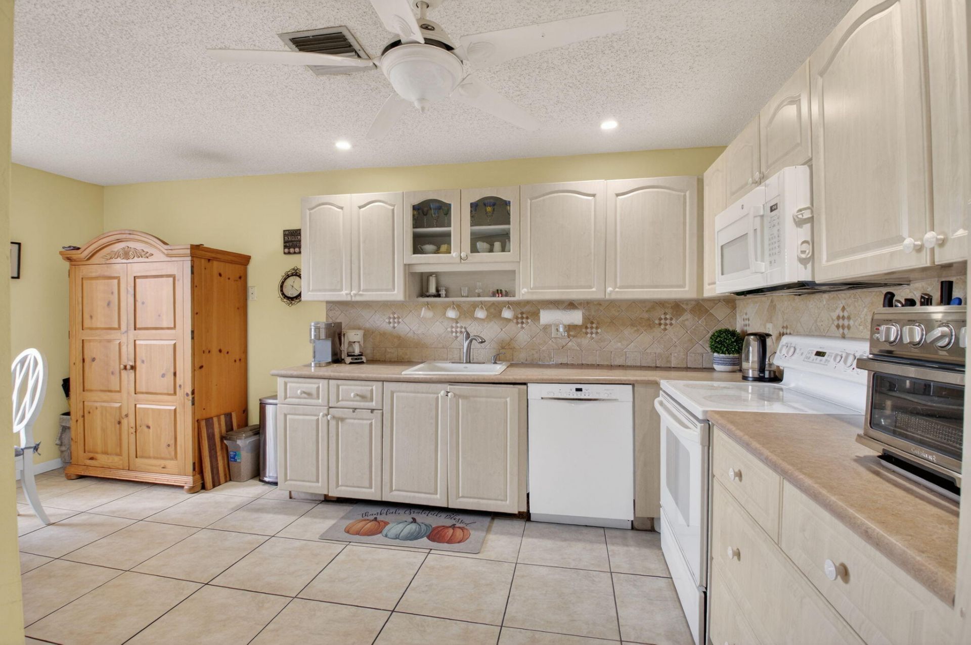1600 NW 18th Avenue, Unit 104, Delray Beach, FL 33445 Photo