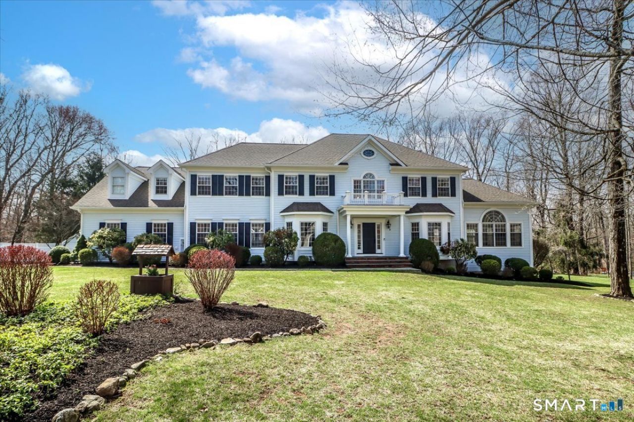 8 Encampment, Ridgefield, CT 06877 Main Photo
