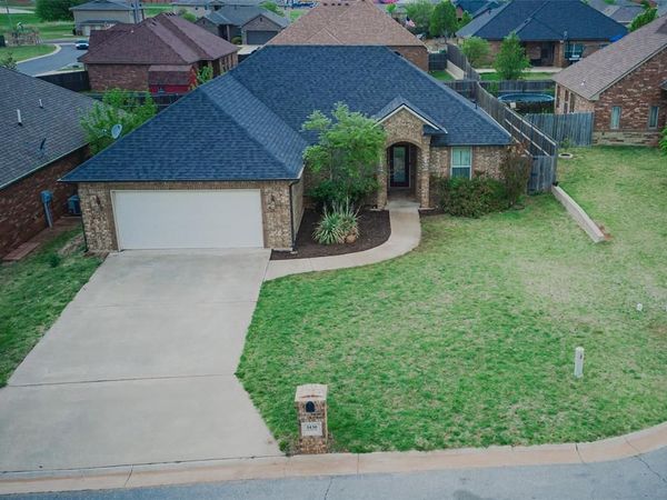 1430 Limestone Way, Elgin, OK 73538