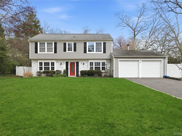 3 Shawmont Lane, Stony Brook, NY 11790