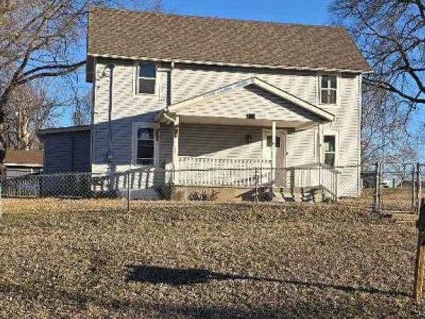 313 E Kay Street, Lansing, KS 66043