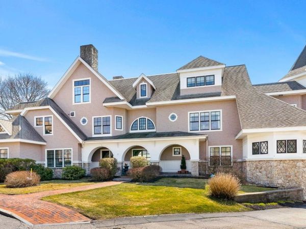 27 Badgers Island West Road, Unit 1, Kittery, ME 03940