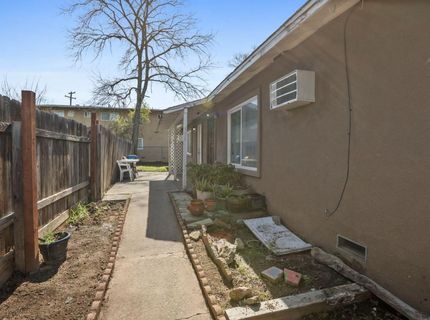 694-698 Eleanor Ave, Sacramento, CA 95815 Photo