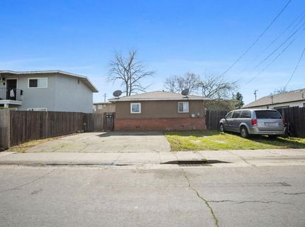 694-698 Eleanor Ave, Sacramento, CA 95815 Photo