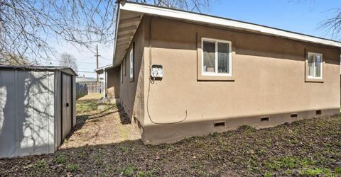 694-698 Eleanor Ave, Sacramento, CA 95815 Photo