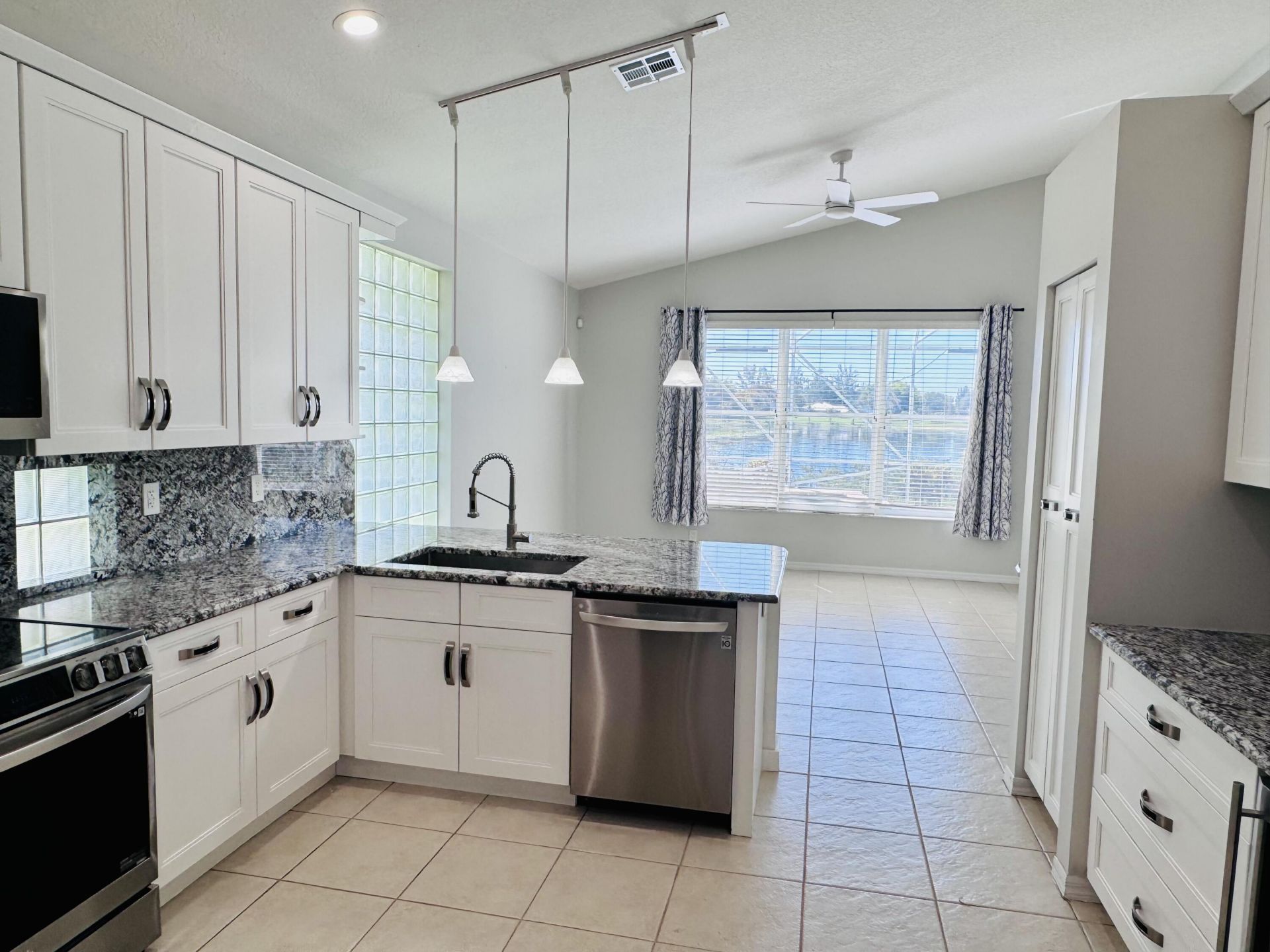 9360 Cove Point Circle, Boynton Beach, FL 33472 Photo