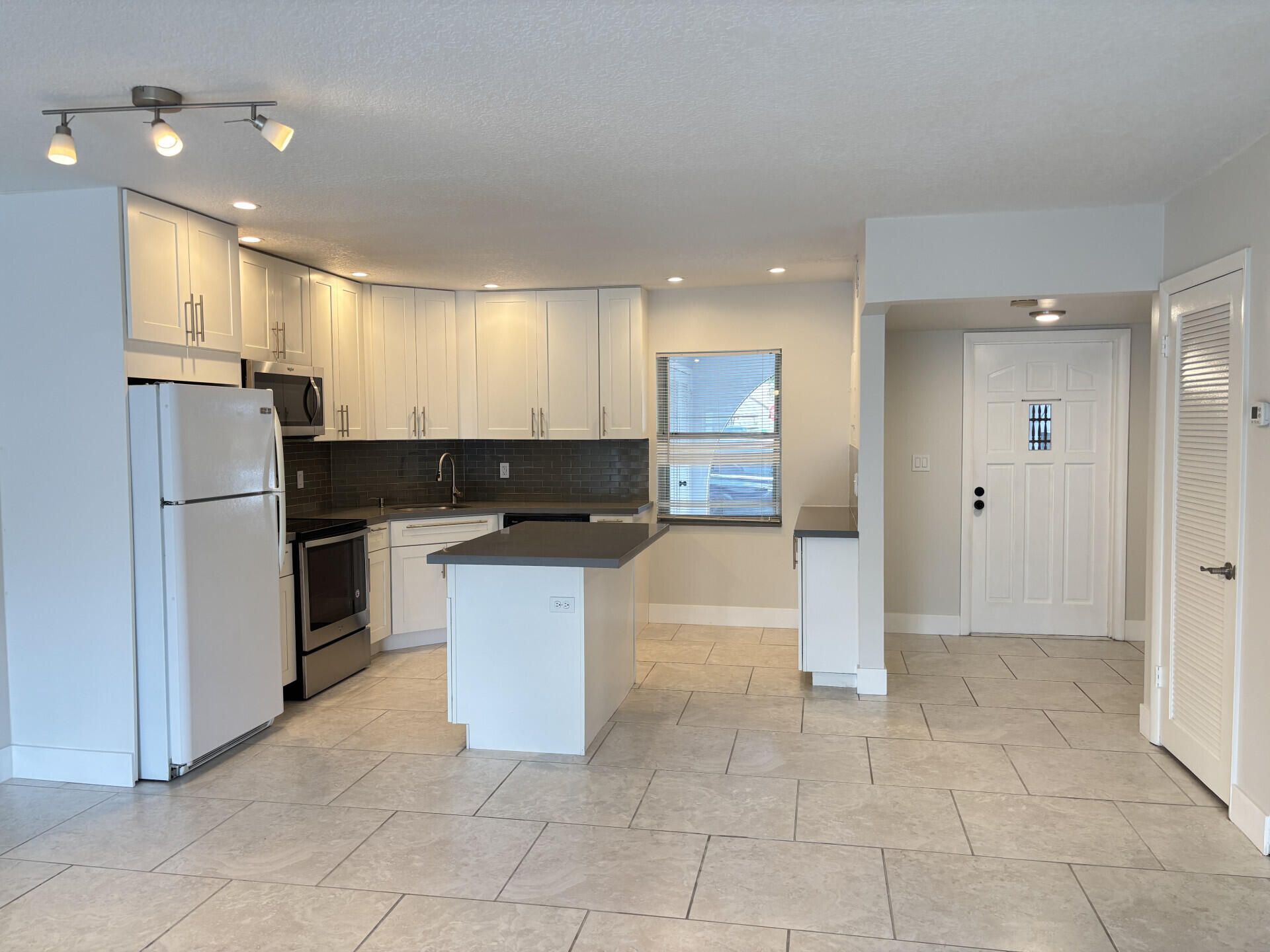 3851 NW 84th Avenue, Unit 1a, Sunrise, FL 33351 Photo