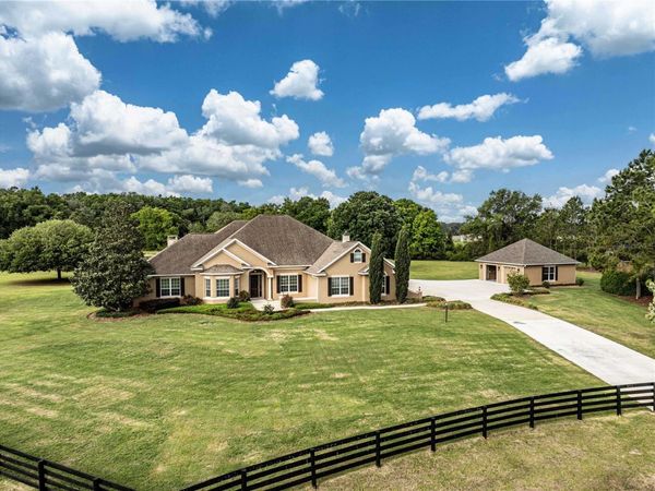 10517 NE 27TH STREET , OXFORD, FL 34484